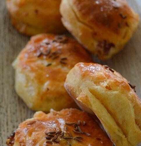 Pogacele-cu-jumari.jpg Pogăcele cu Jumări